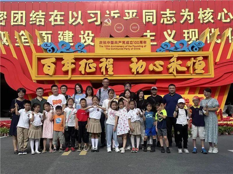 月球:探索神秘的邻居,解密太空中的宝藏之旅